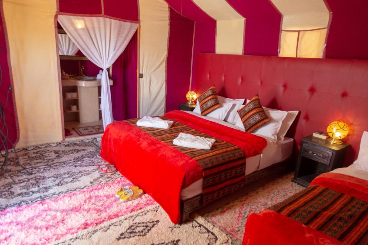 Sahara Desert Luxury Camp เมอร์ซูกา ภายนอก รูปภาพ